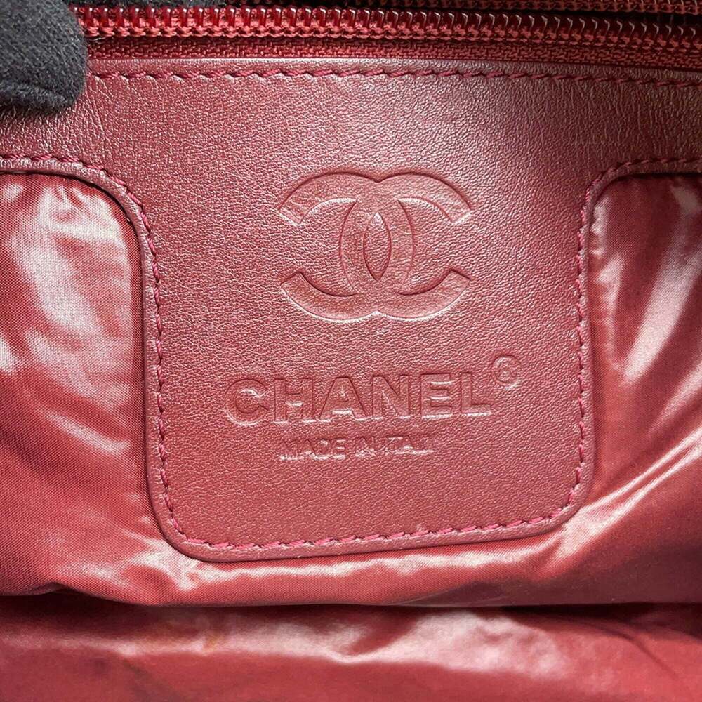 CHANEL Black Logo Tote Bag - Picture 14 of 15